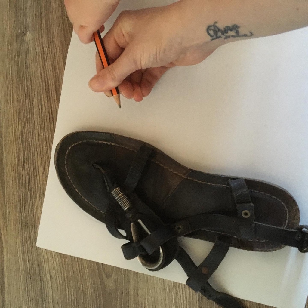 HOW TO MAKE A PAIR OF LEATHER SANDALS - Zoe Greenhalf